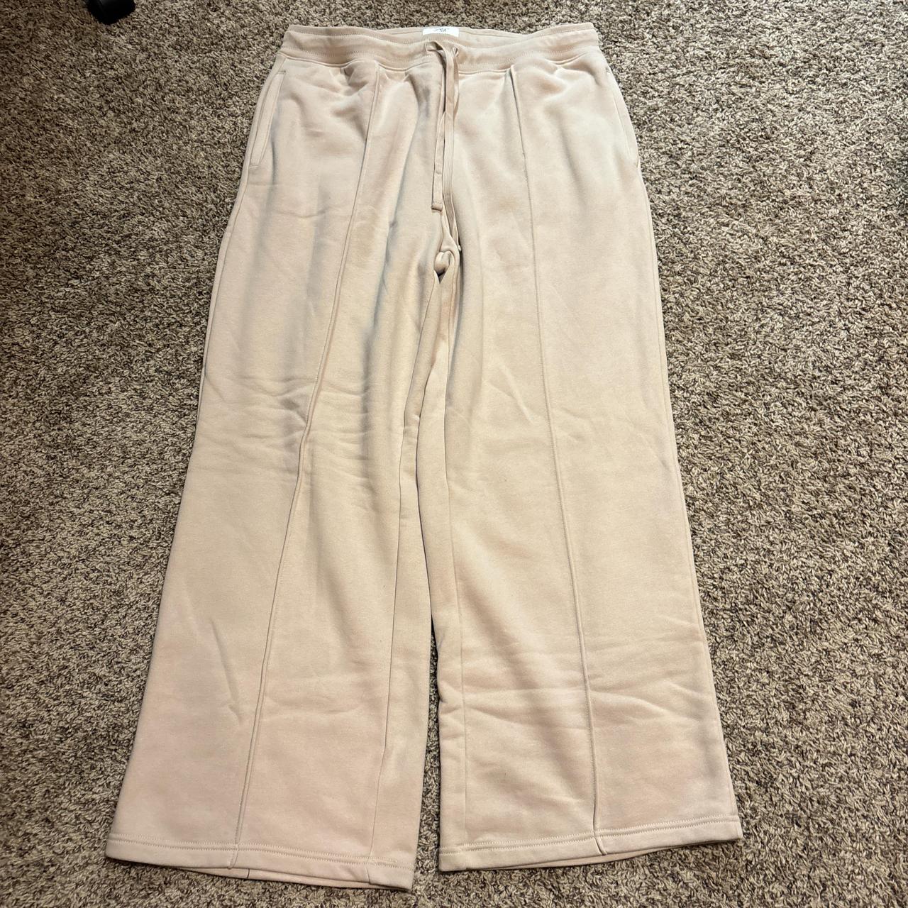 item listed by ryanthriftedit
