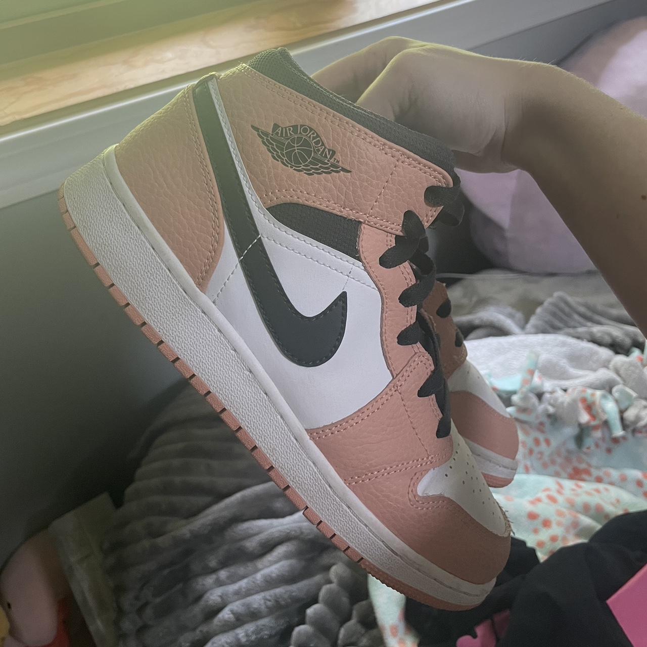 womens air jordan 1 mid pink quartz