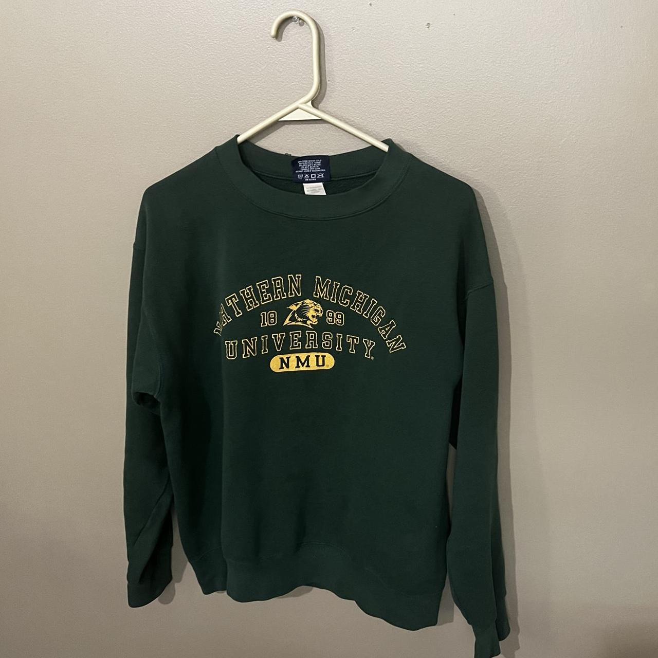 Gilden green and yellow sweater size M fits like... - Depop