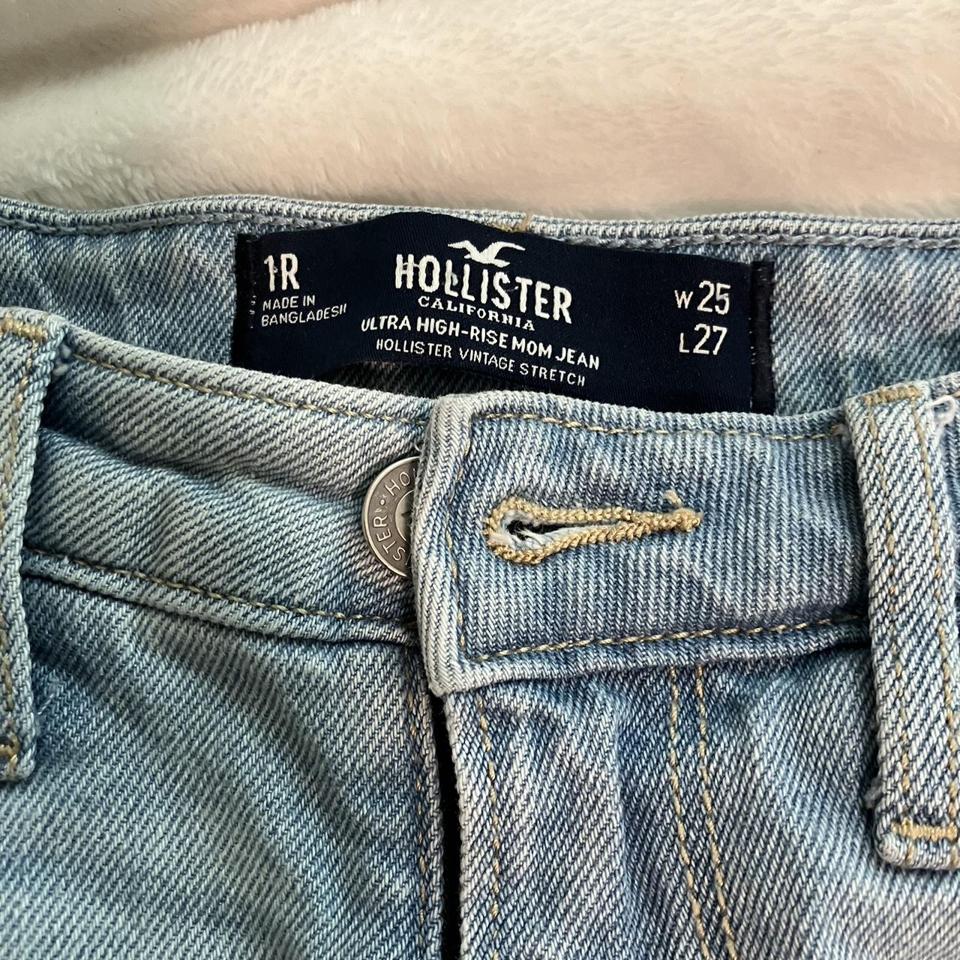 White high waisted Hollister mom jeans size 1r w25; - Depop