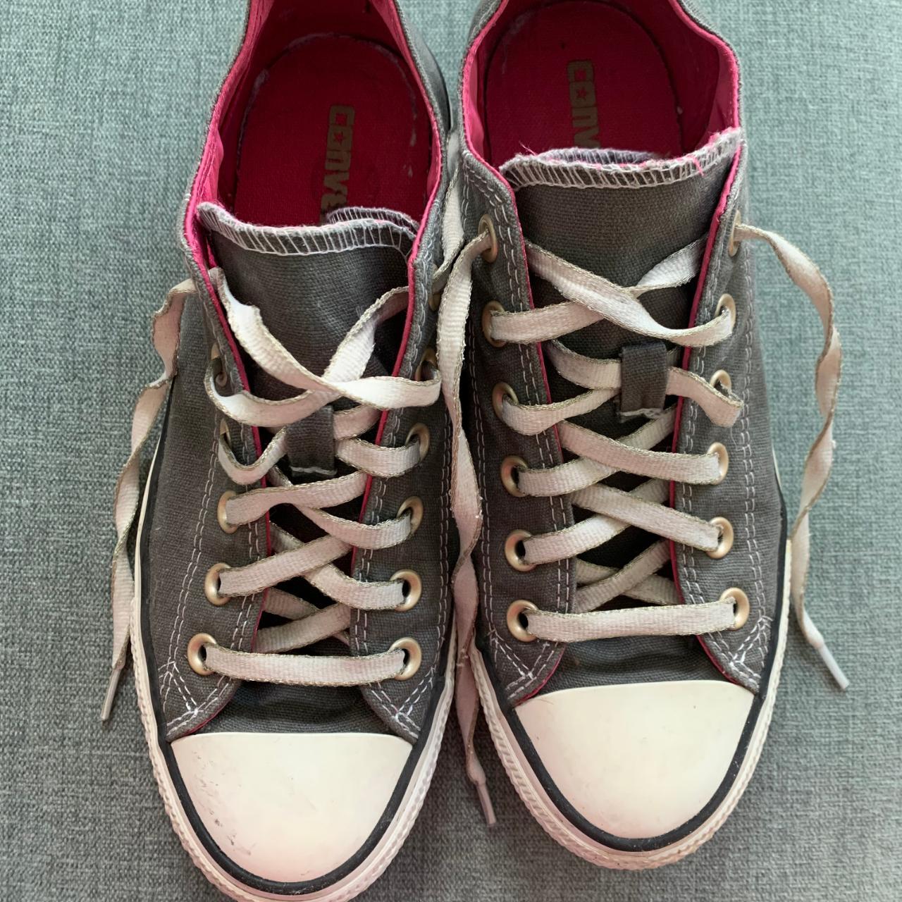 Grey converse on sale pink stripe