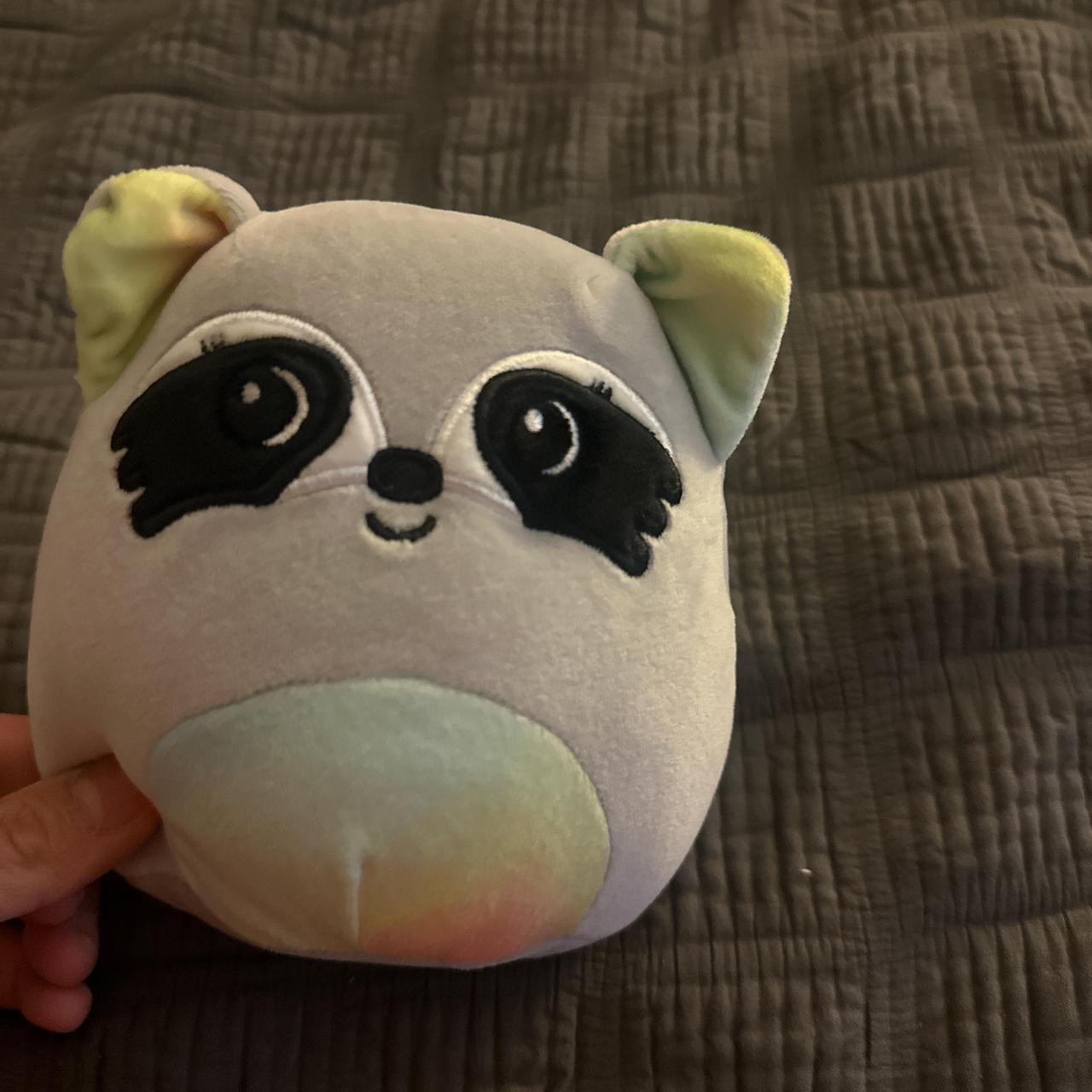 item listed by deannasclosetttt
