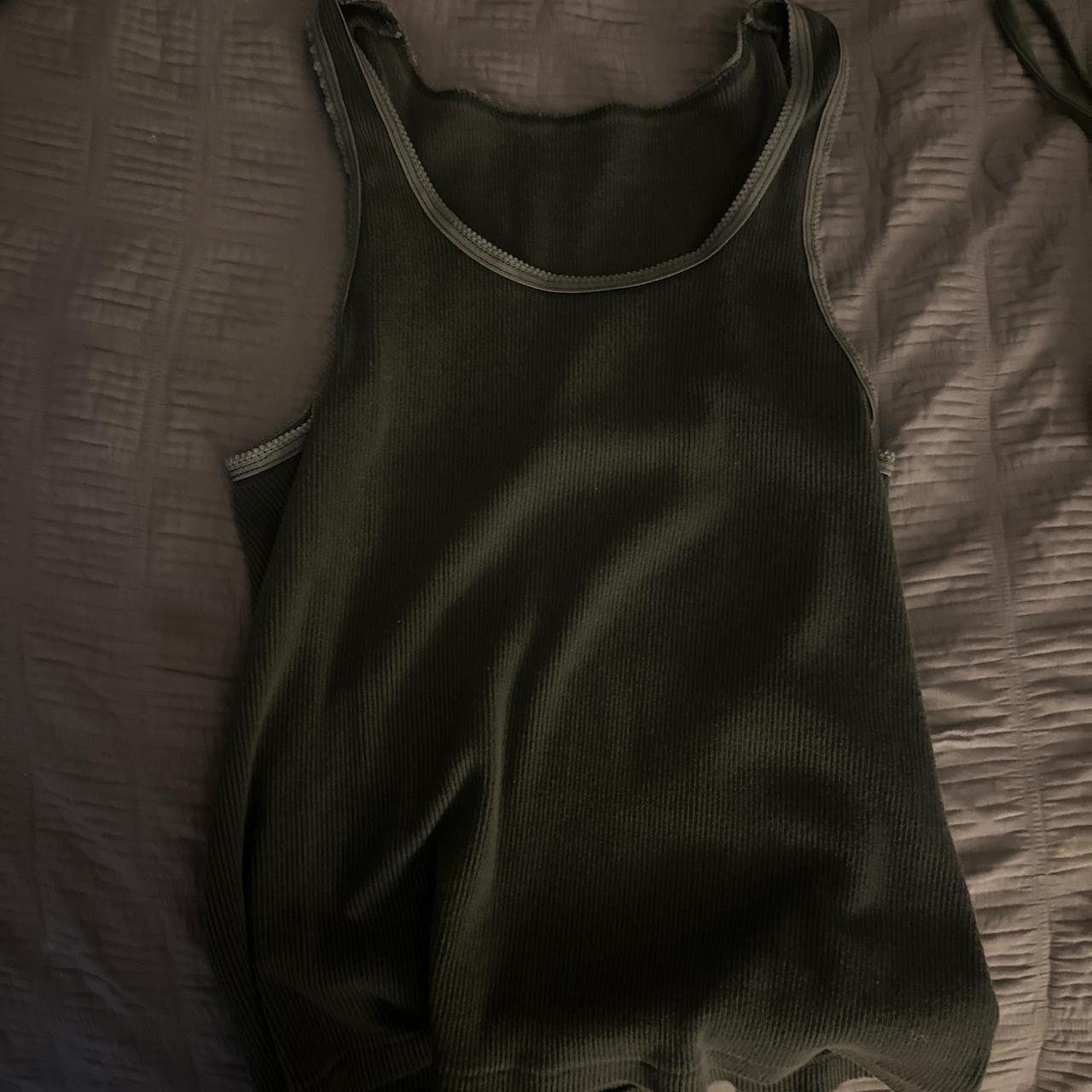 item listed by deannasclosetttt