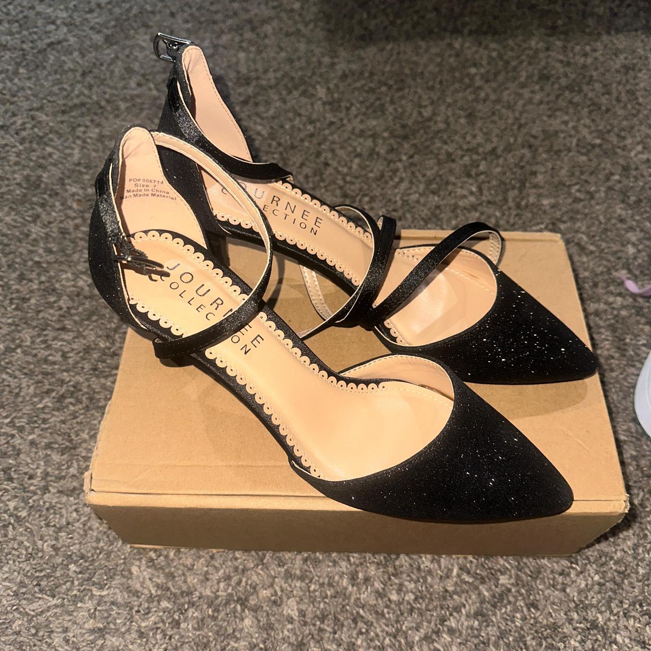 item listed by deannasclosetttt