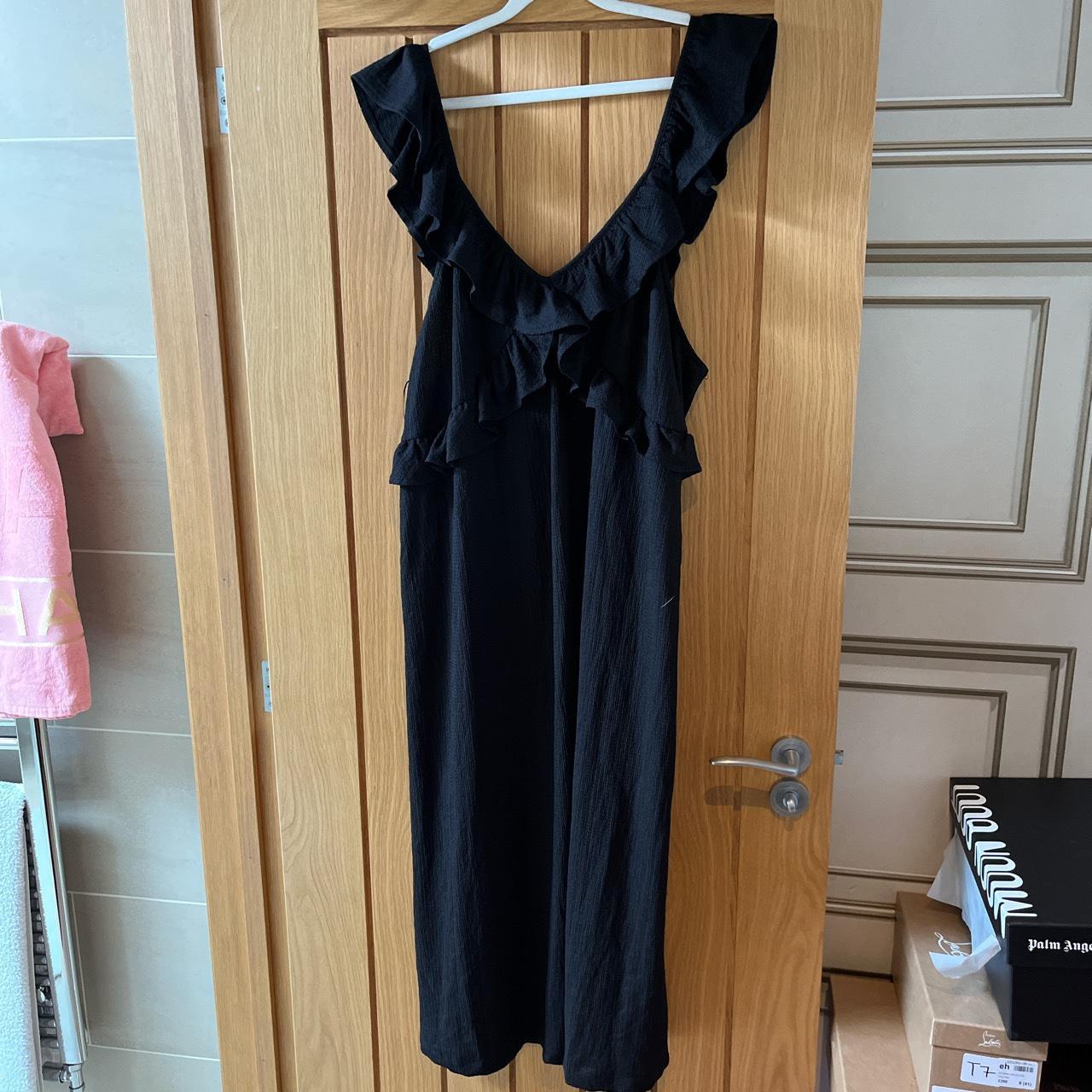 F&F - Black Frill Detail Dress - Size 22 REF 080 - Depop