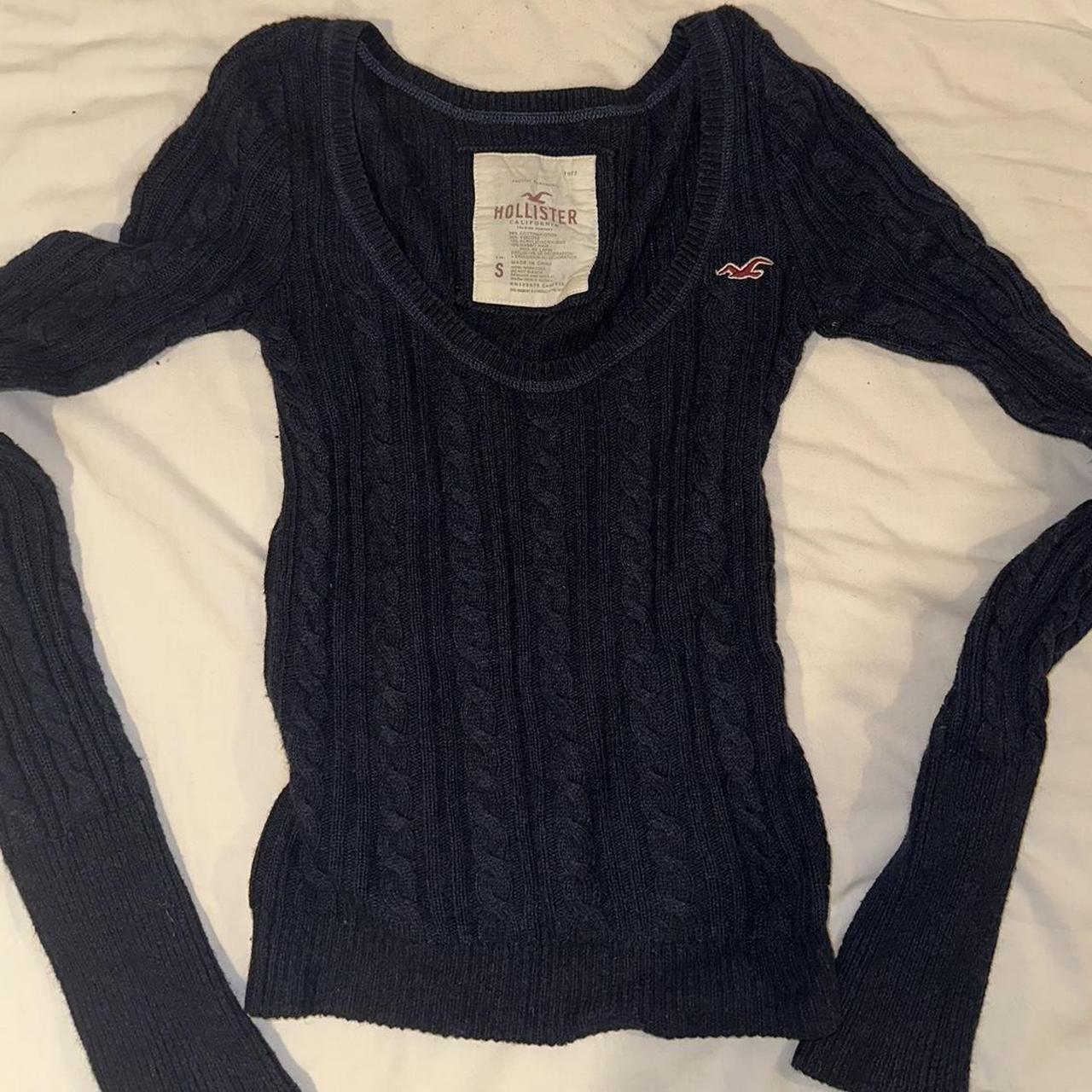 hollister thin knitted jumper! really lovely to... - Depop