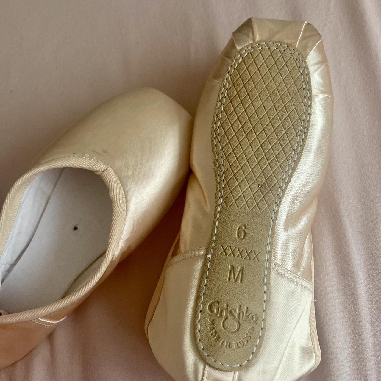 Grishko 2007 pointe shoes🩰 Size: 6, 5x width Brand... - Depop