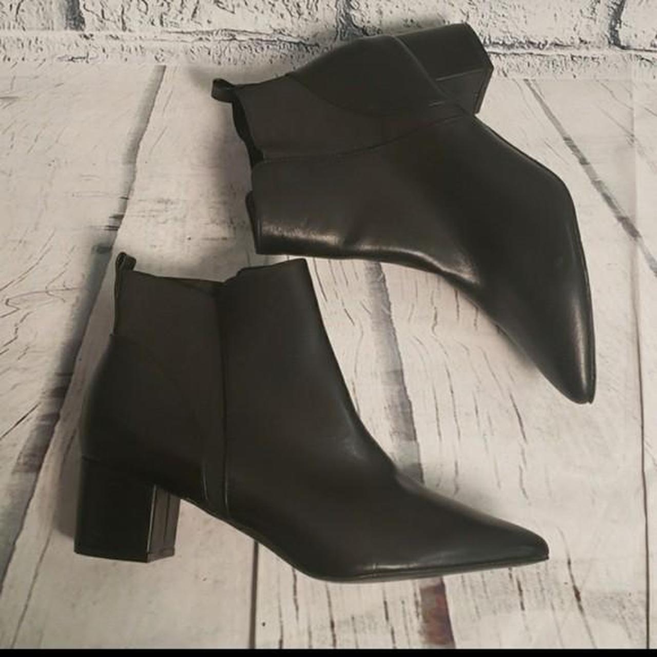 Lulus Chase Pointed Toe Ankle Booties