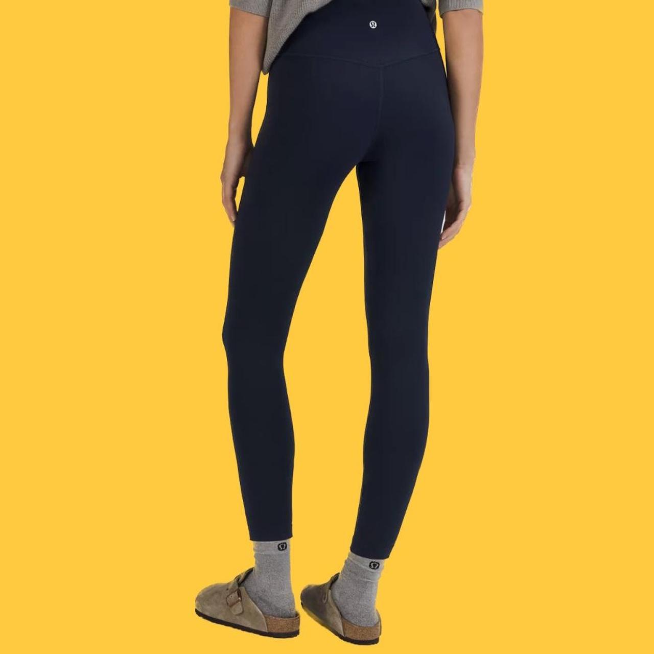 Lululemon Women's Navy and Blue Leggings Depop