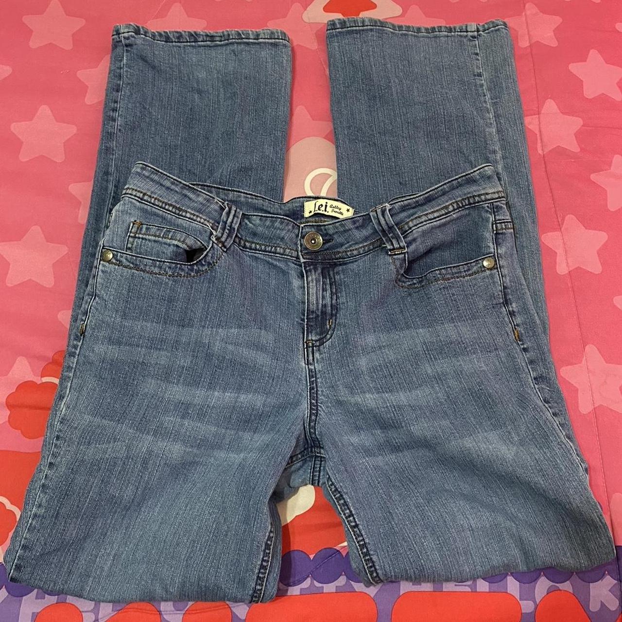 L.e.i. super cute butterfly pocket jeans! depop... - Depop