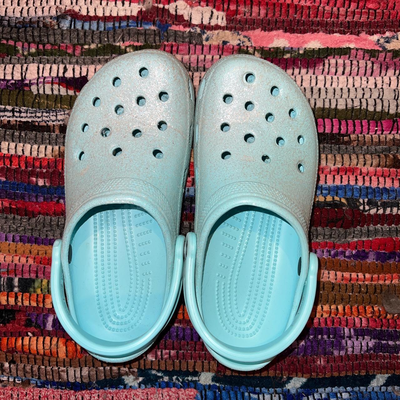 Ice blue best sale crocs size 6