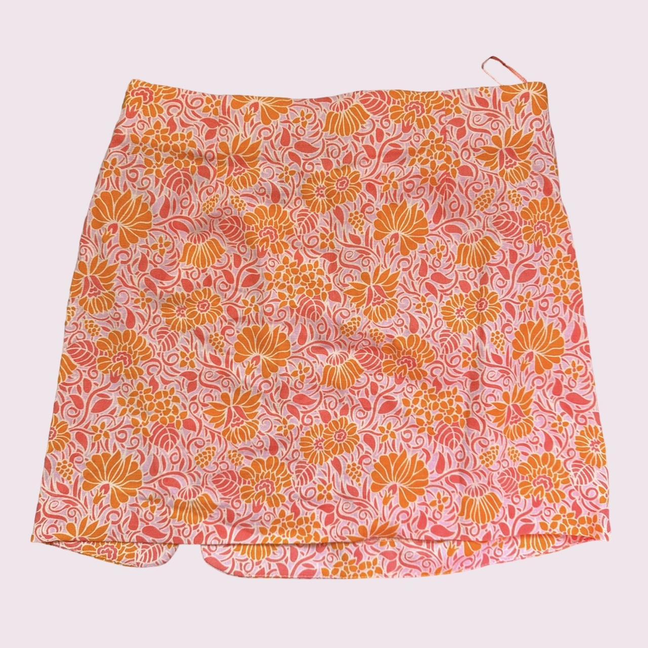 ♡ nwt zara floral mini skirt ♡ Brand new with tags... - Depop