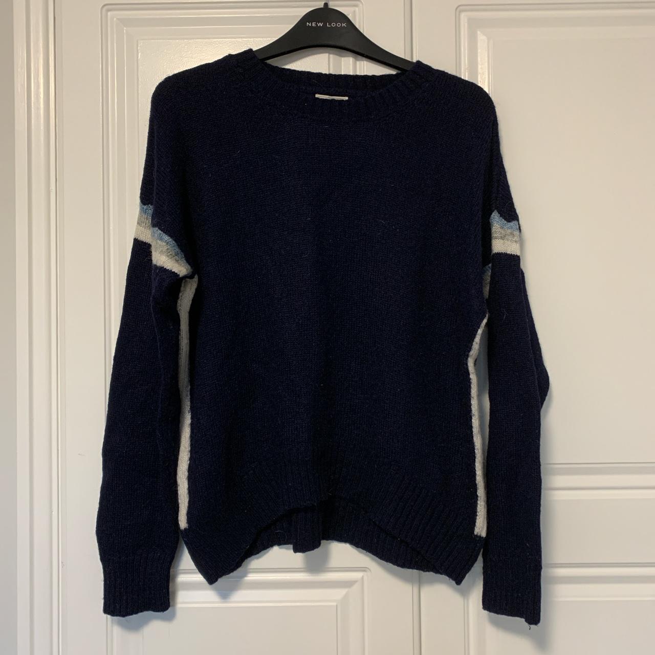 Navy Fat Face jumper Size 12, quite a thin... - Depop