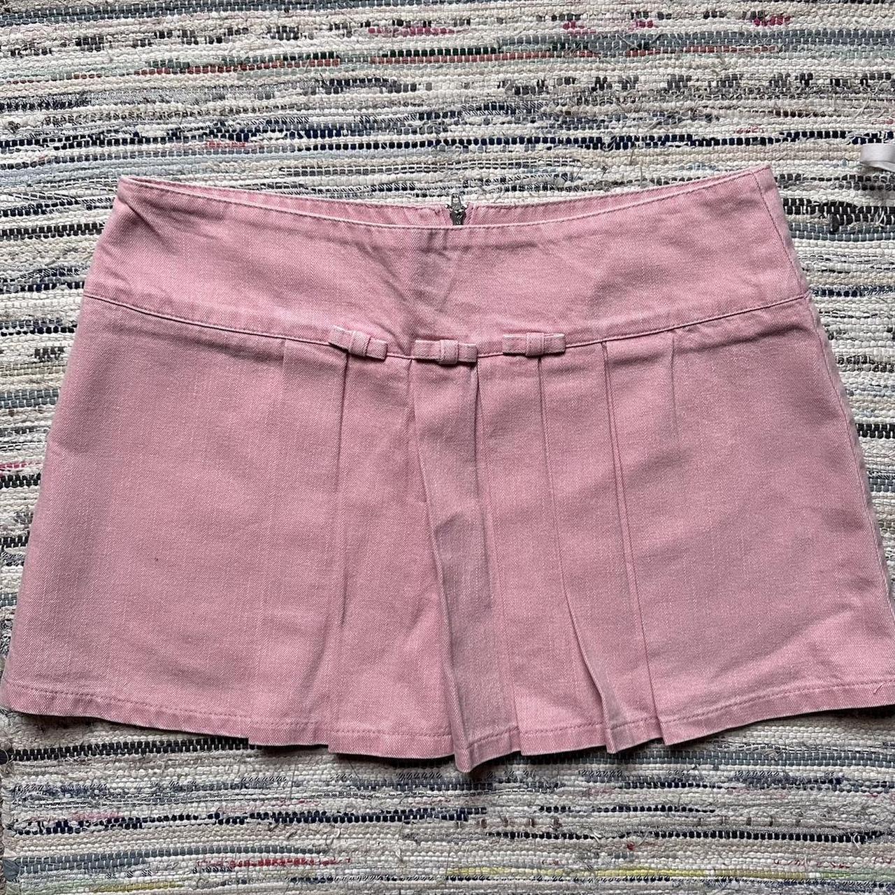 American Vintage Women's Pink Skirt | Depop