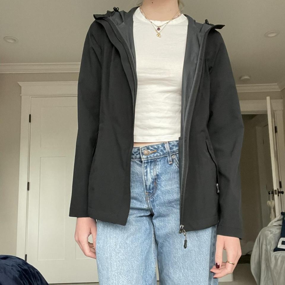 Lululemon quilted jacket size 10. Quilted black - Depop