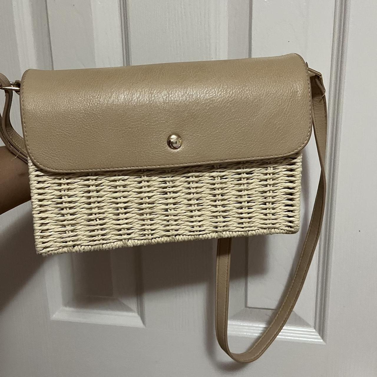 Straw crossbody bag brand Laura Jones from Depop