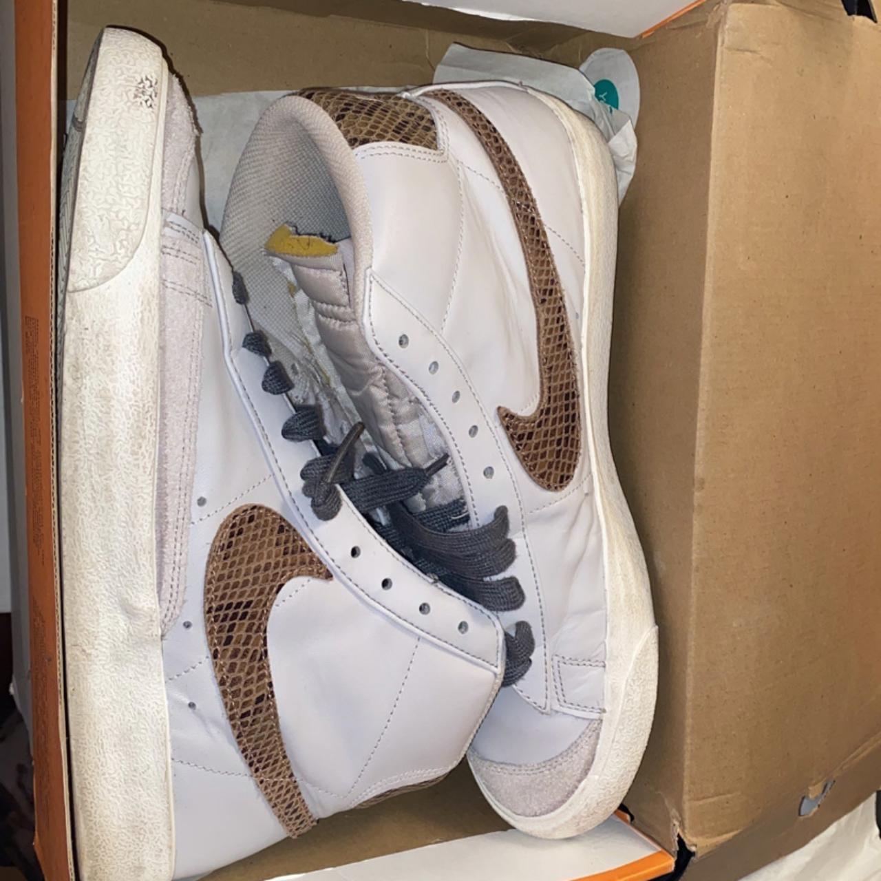 nike snake skin swoosh