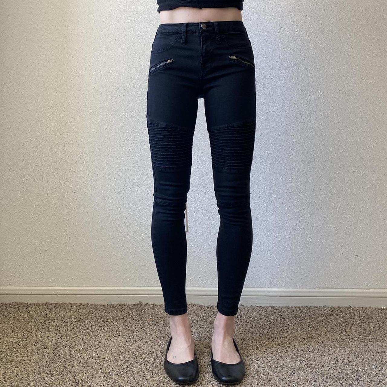 item listed by ameliamelk