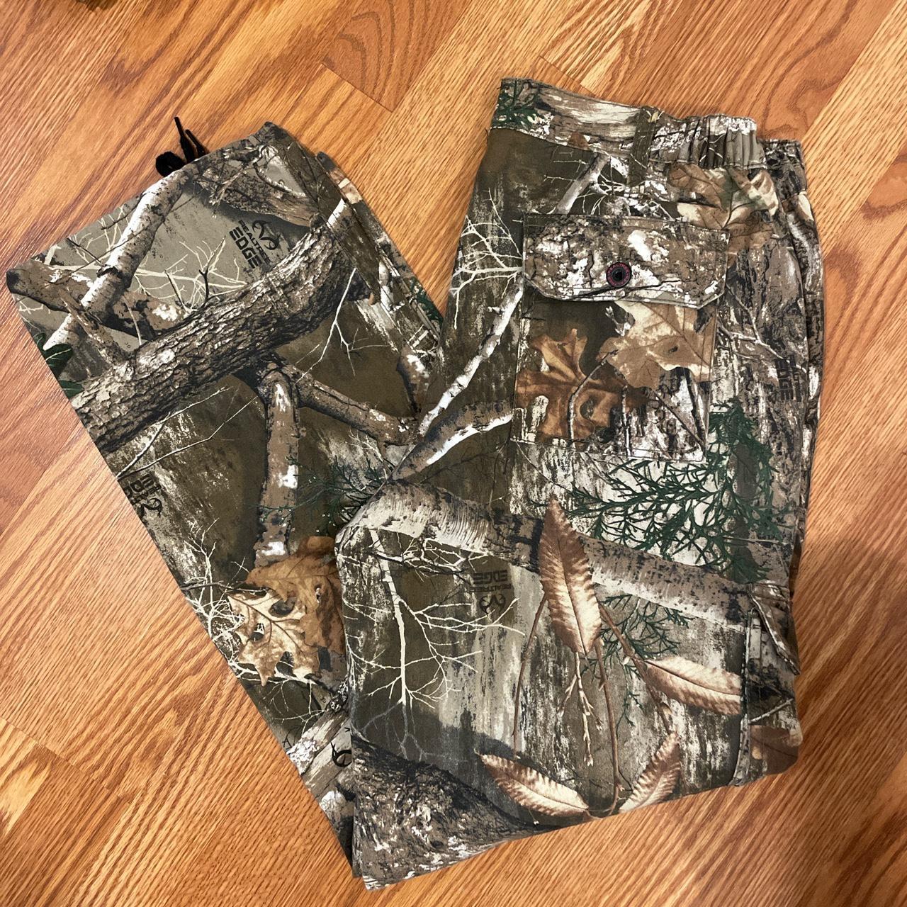 Realtree Hunting Camo Cargo Pants - Size Large •... - Depop