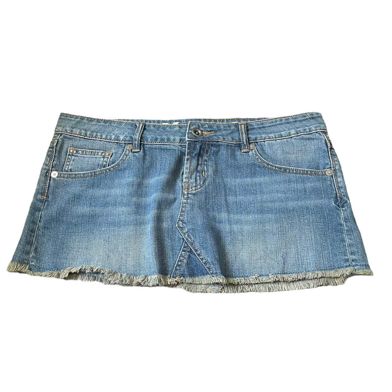 y2k Hurley distressed low rise denim mini skirt with... - Depop