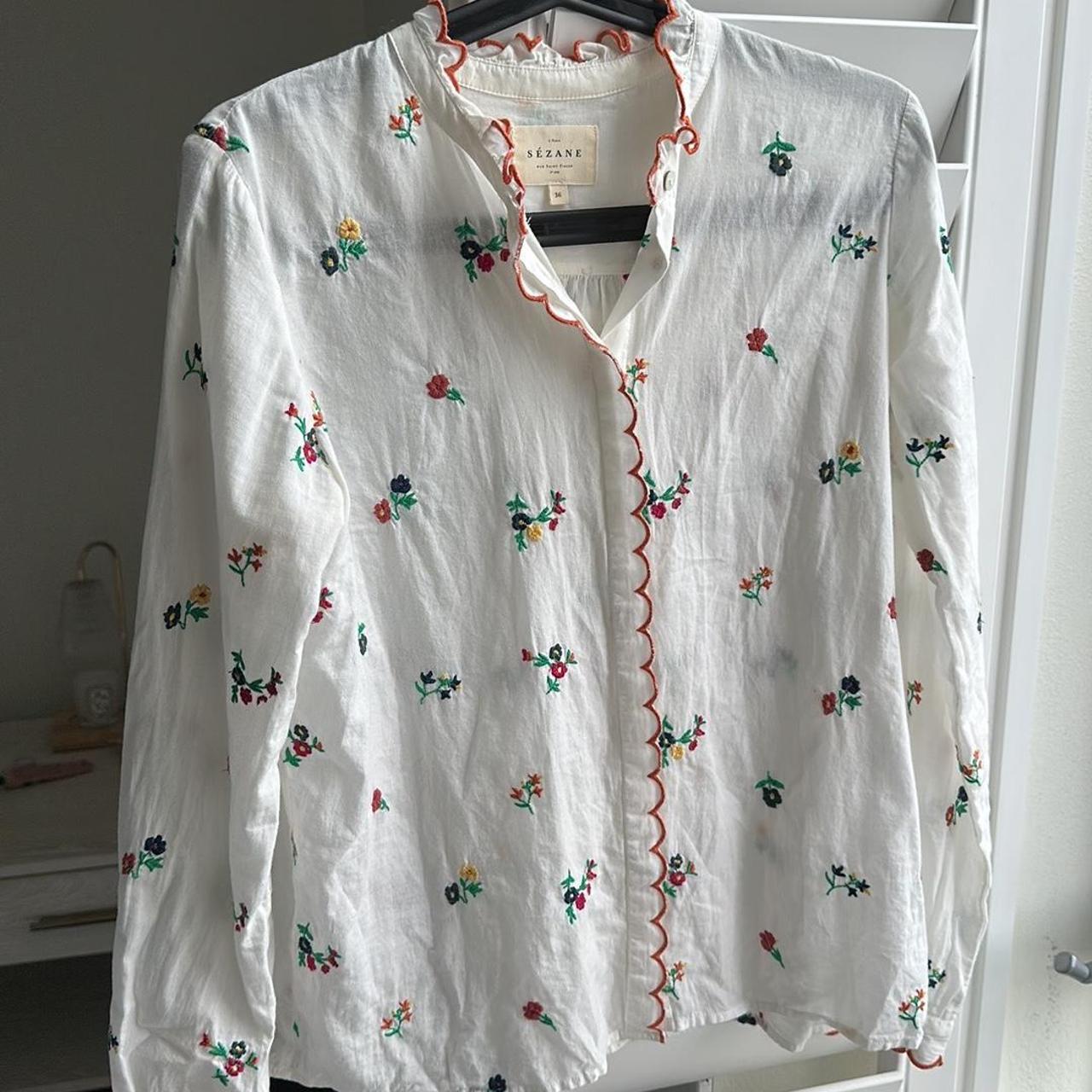 Sézane white shirt with floral embroidery EU36 US4 - Depop