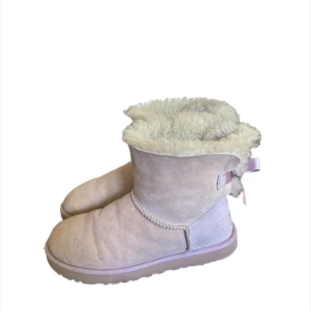 Ugg mini 2024 bailey bow seal