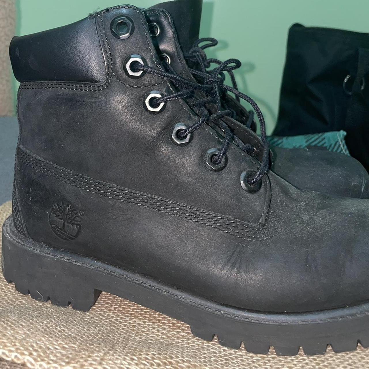 Plain black timberland deals boots