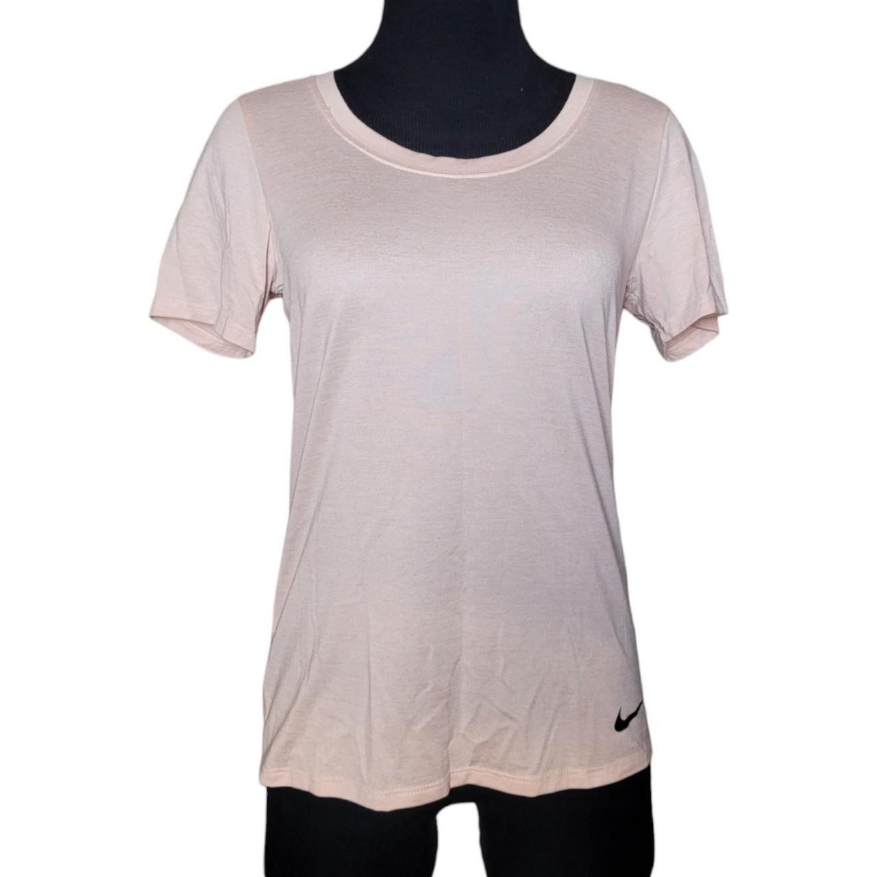 Blush pink best sale nike shirt