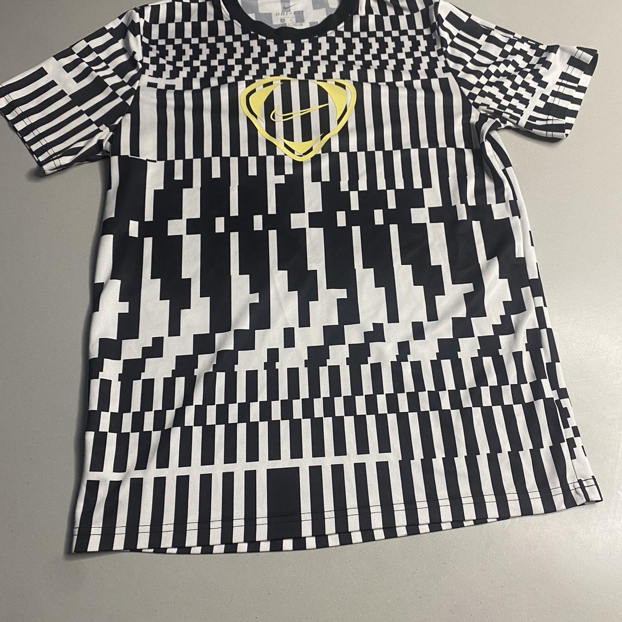 Nike Joga Bonito Tシャツ Mサイズ c6e177a37eee.jpg?width=3840&