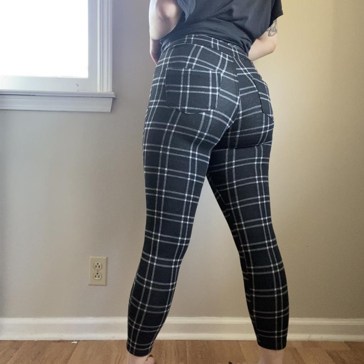 Super cute stretchy plaid pants from Rue 21. The - Depop