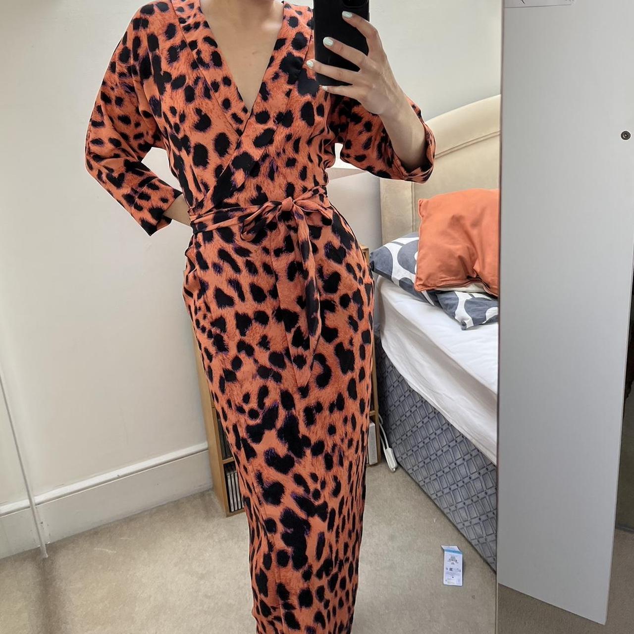 Yondal dress in pleorange 2024 leopard