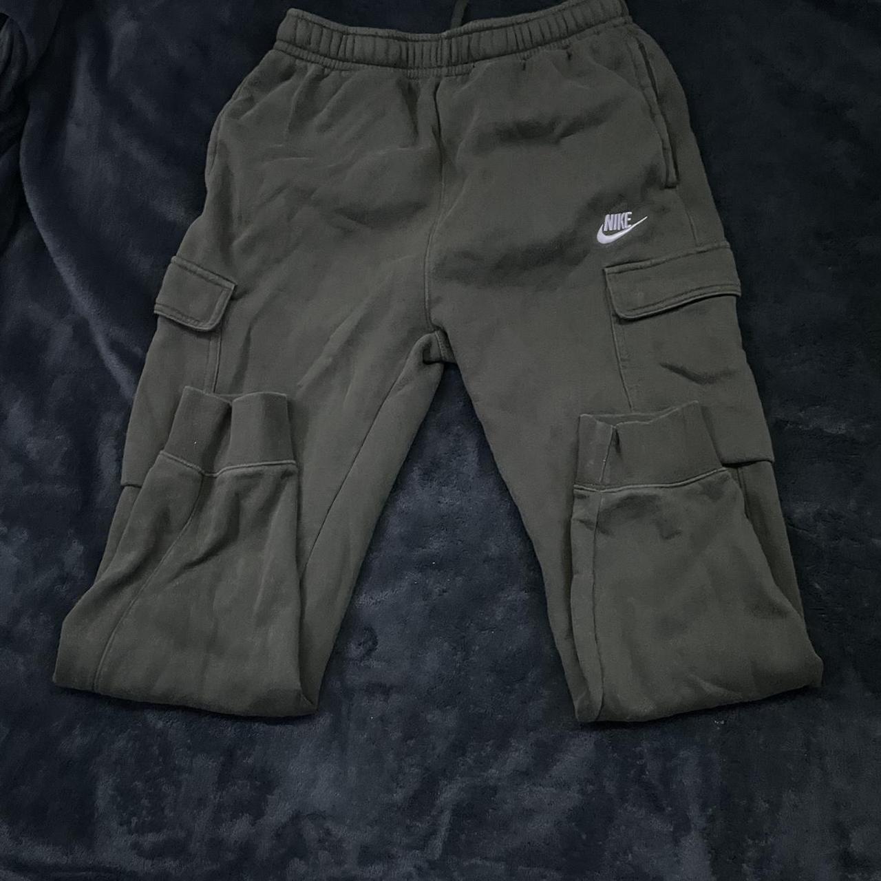mens nike green joggers