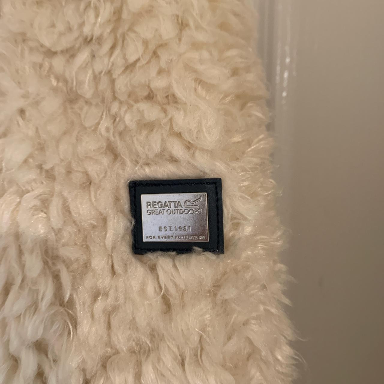 Regatta Women's Cream Jacket Depop