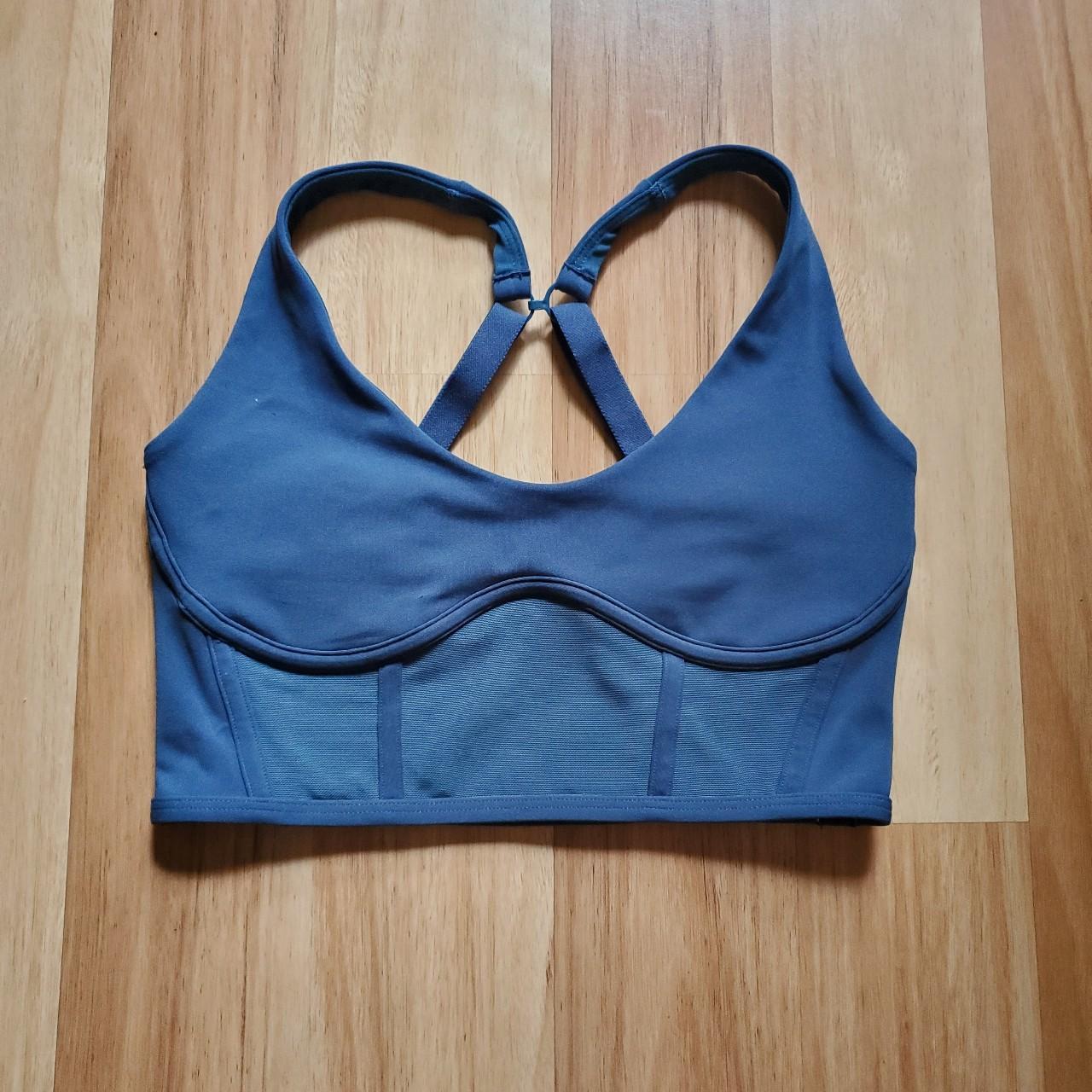 Lorna Jane Sports Bra Size: XS Rrp: $90 Looks... - Depop