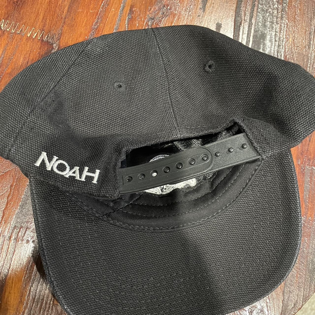 Noah Men's Black and White Hat (2)