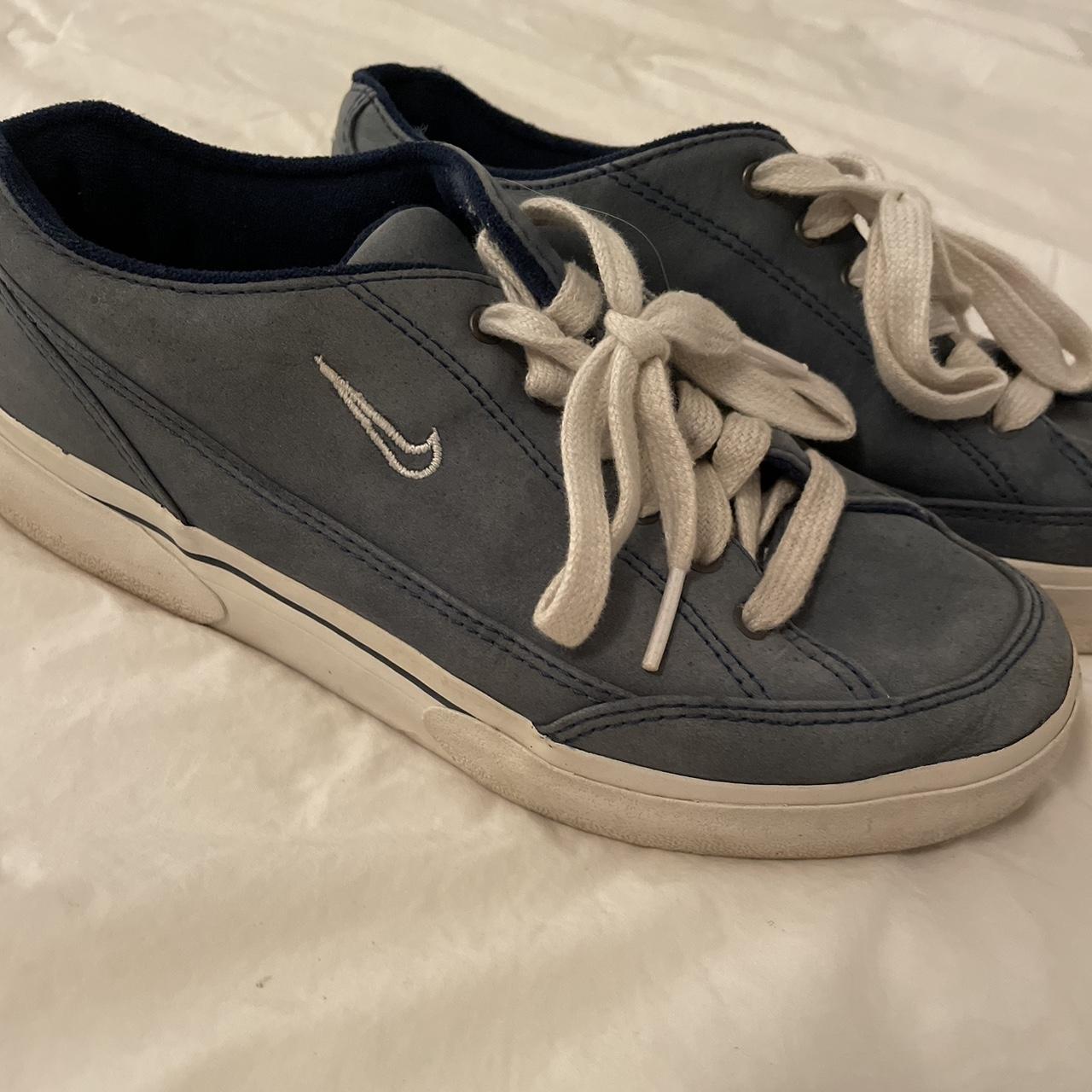 90s style nike shoes
