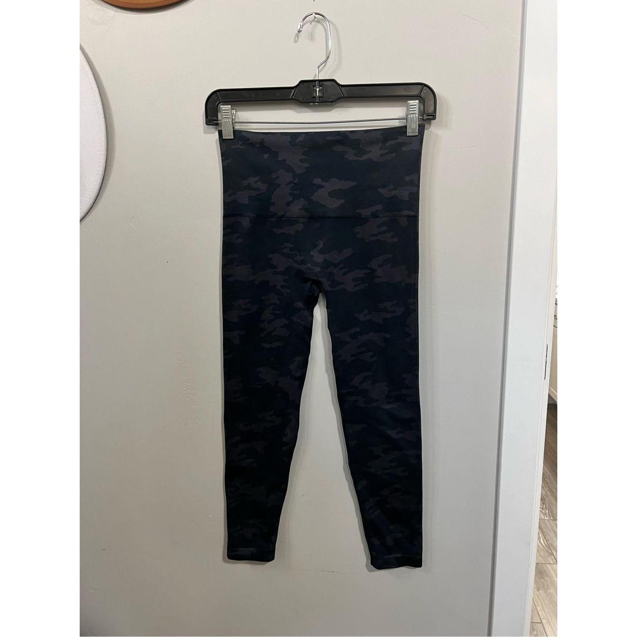 SPANX look at me now seamless leggings in black camo size M Medium Womens