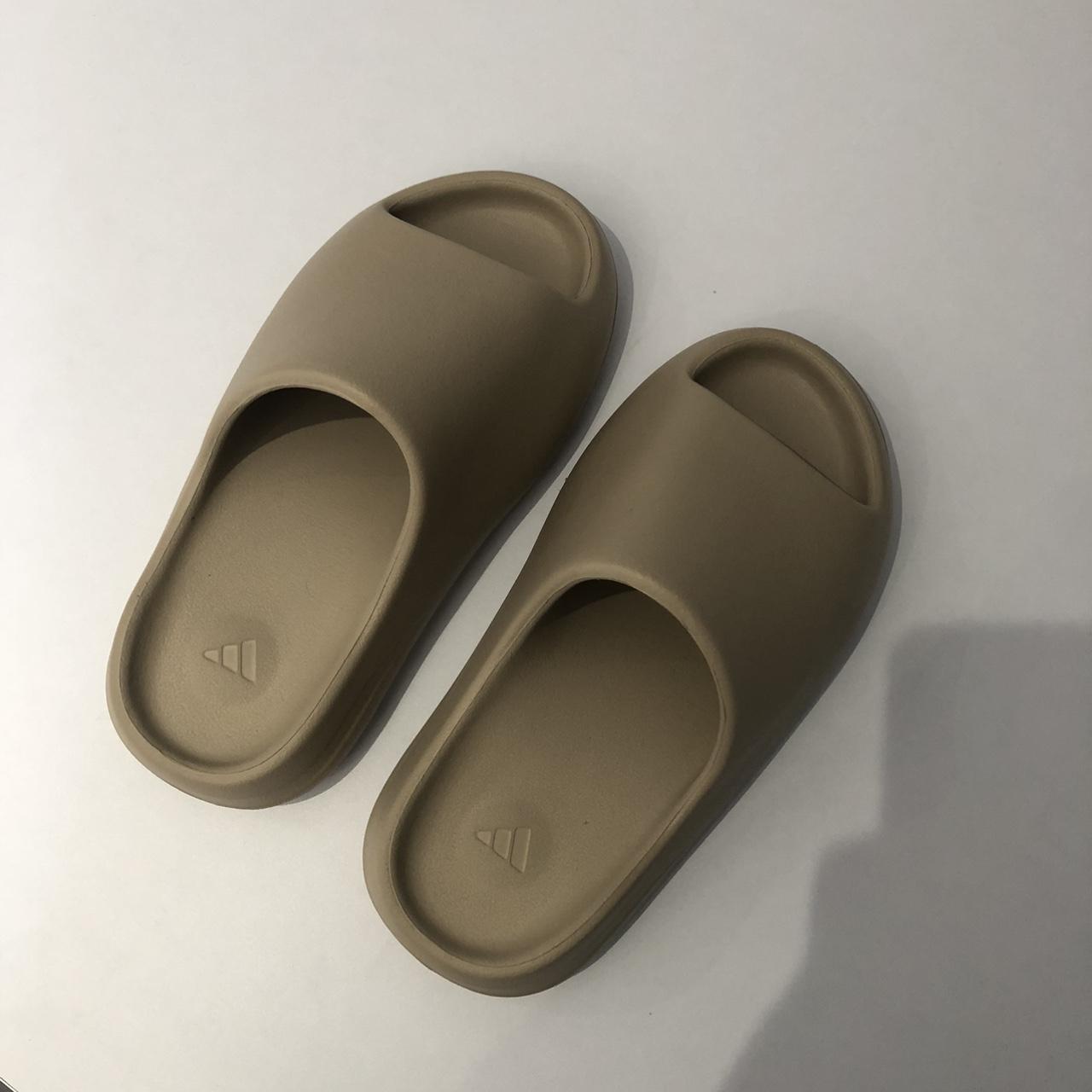 tan yeezy slides