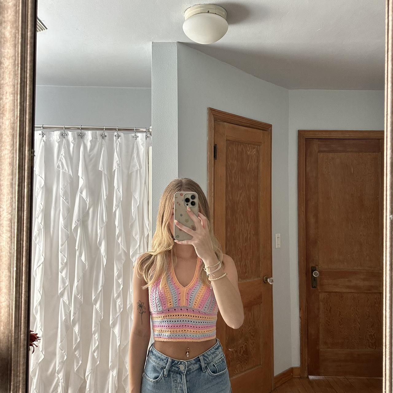 hollister halter top size xs could fit a small Depop