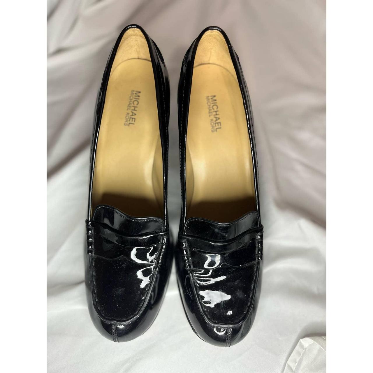 Michael Kors Women's Black Slippers | Depop