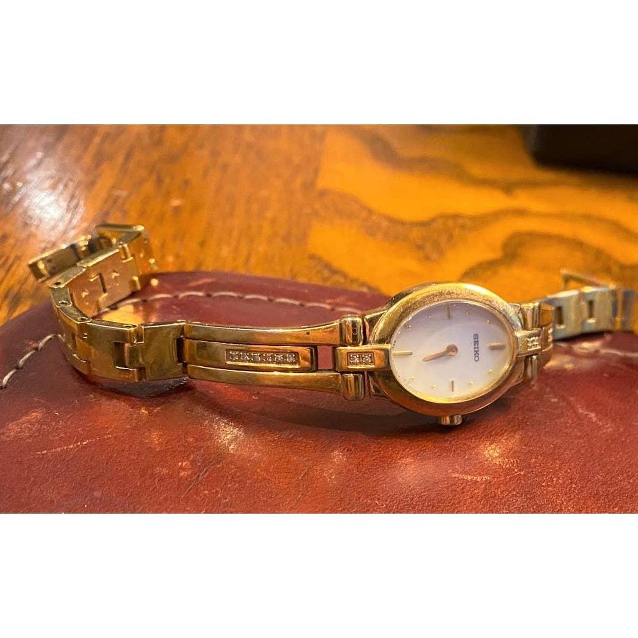Seiko Women's Gold Watch (2)
