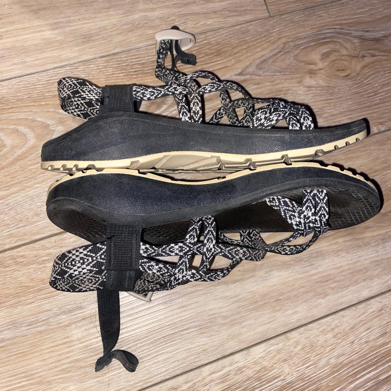 trine black and white chacos