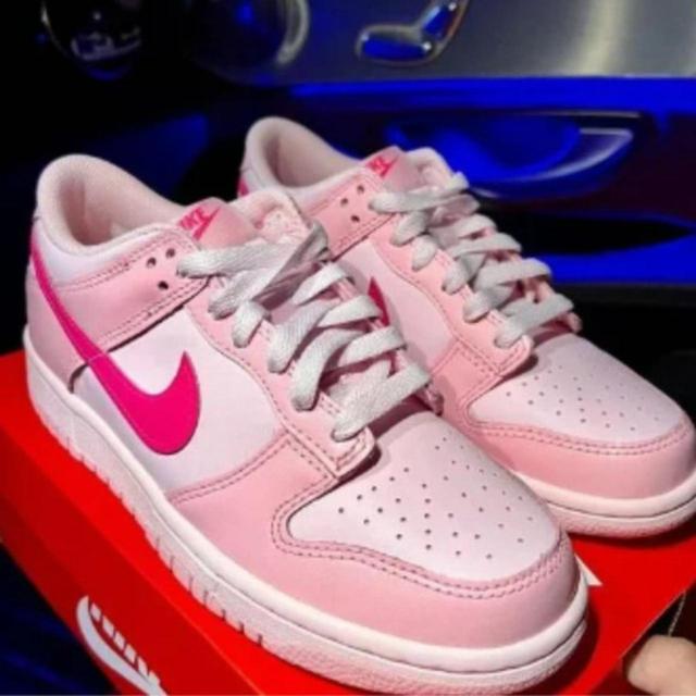 Nike Dunk Low PS Triple PinNike Dunk Low PS Triple Pink top Barbie Dunk Size7/38