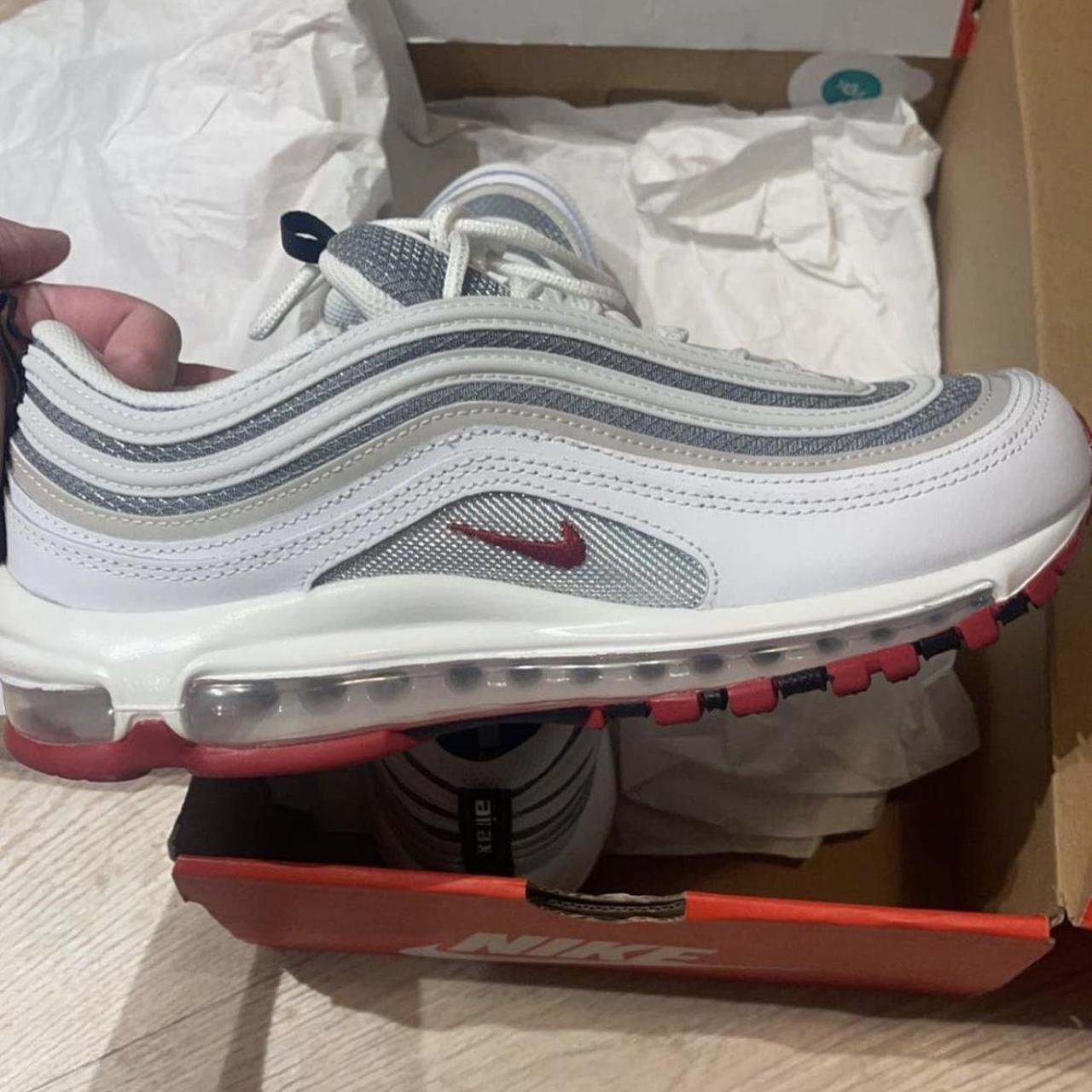 womens silver nike trainers