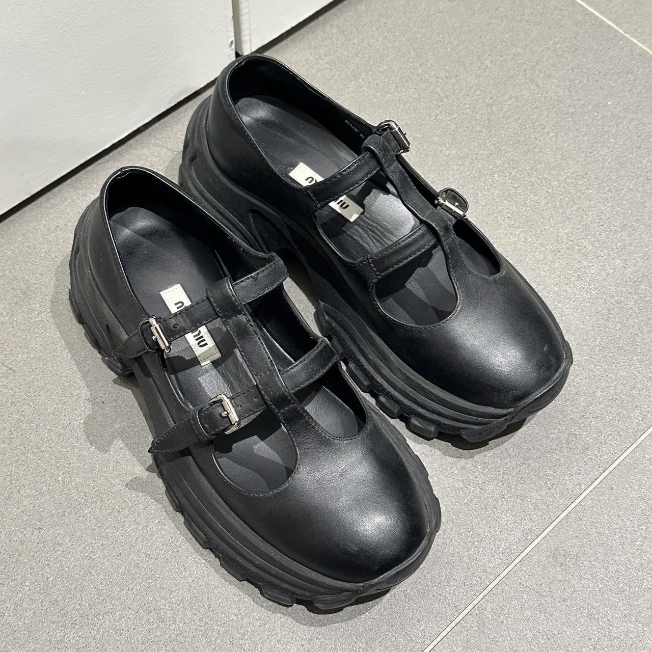 【ワケ有美品】✨miu miu 23cm メリージェーン ベルクロ 黒 36 MIUMIU Black chunky Mary Janes #grunge | Depop