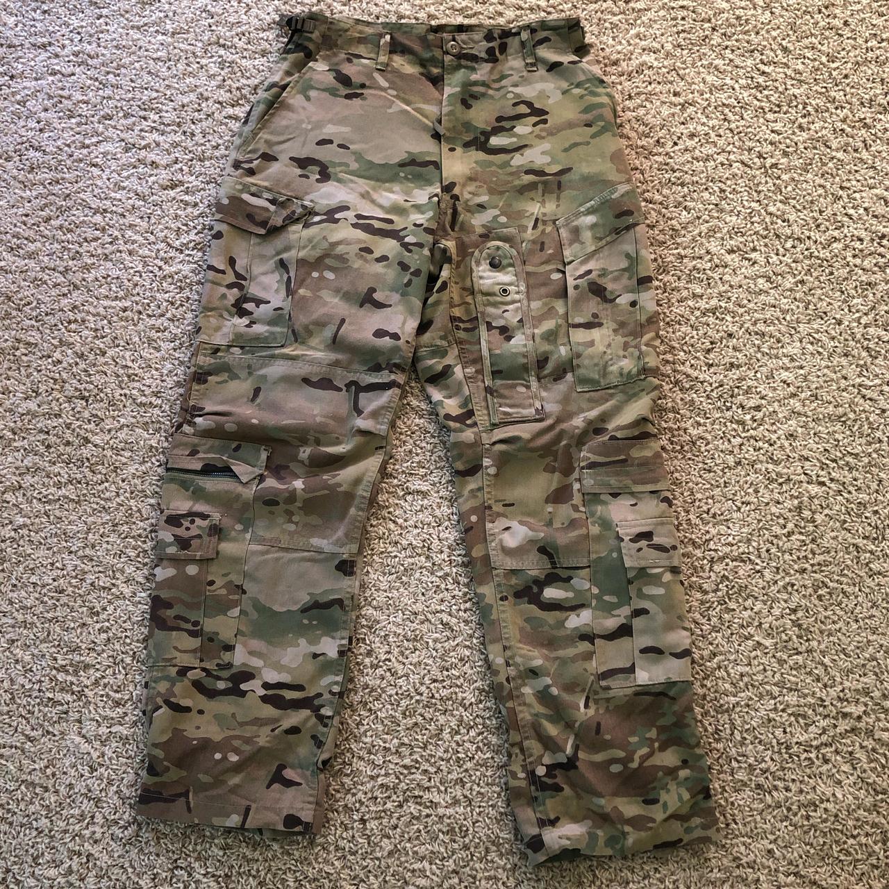 Classic camo pattern pants 31 35 waist Depop