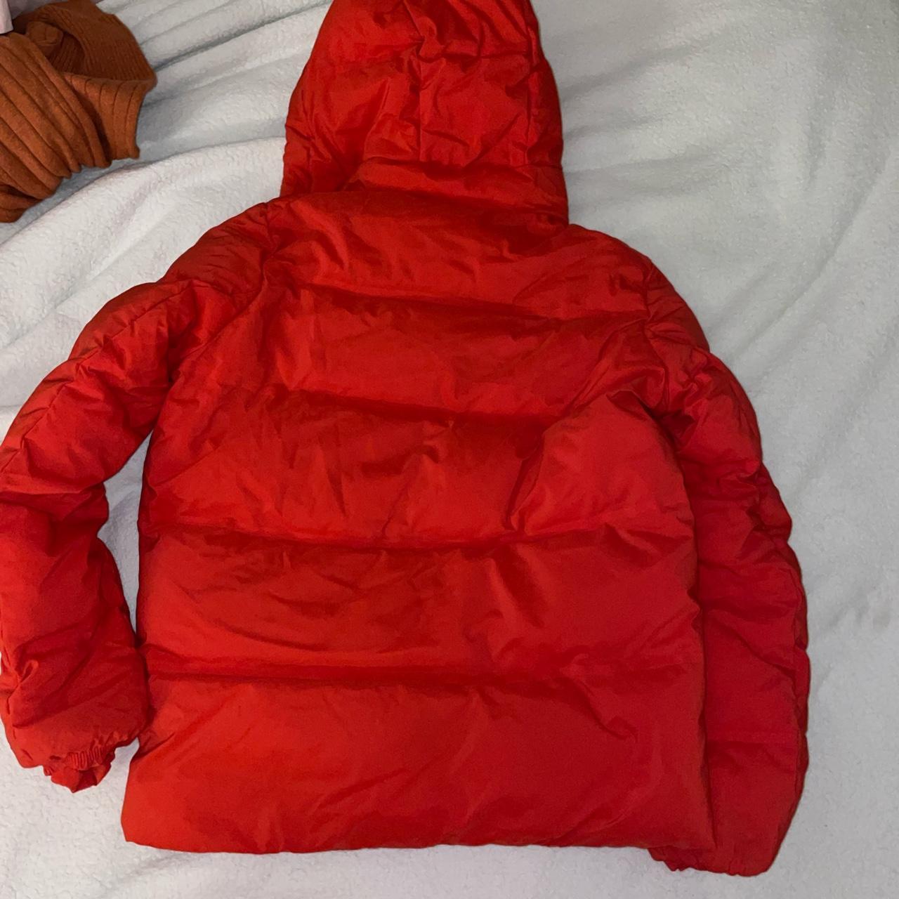 Xs uniqulo puffer in red Barely worn just a little... - Depop