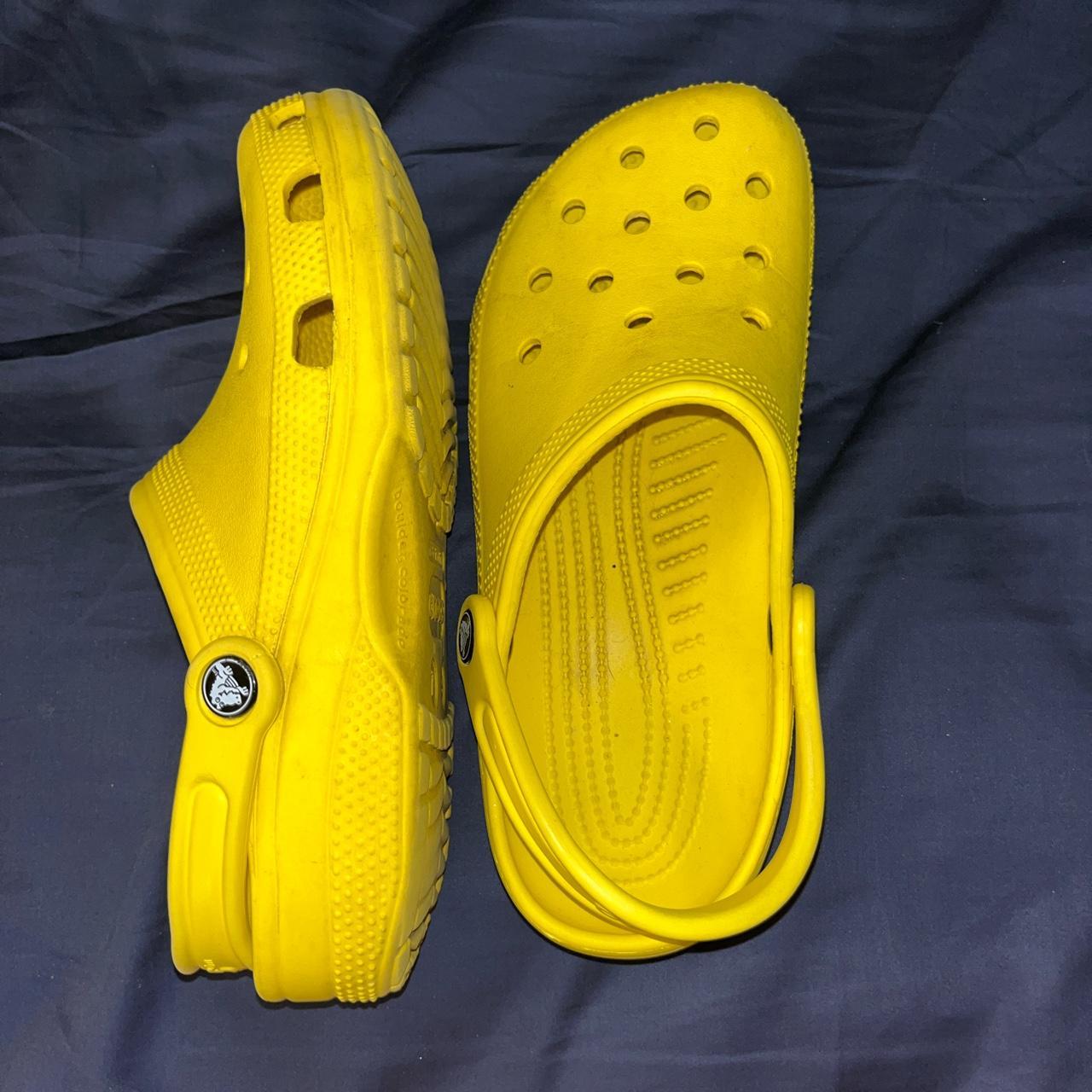 Yellow crocs best sale size 9