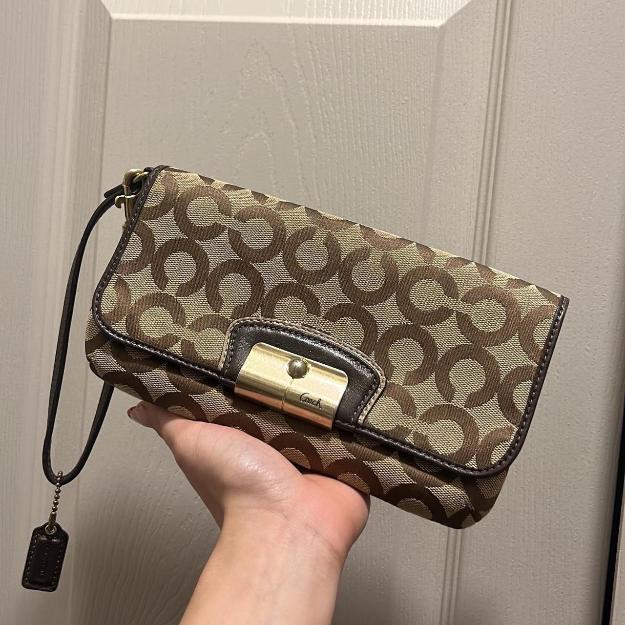 item listed by narelycantuu