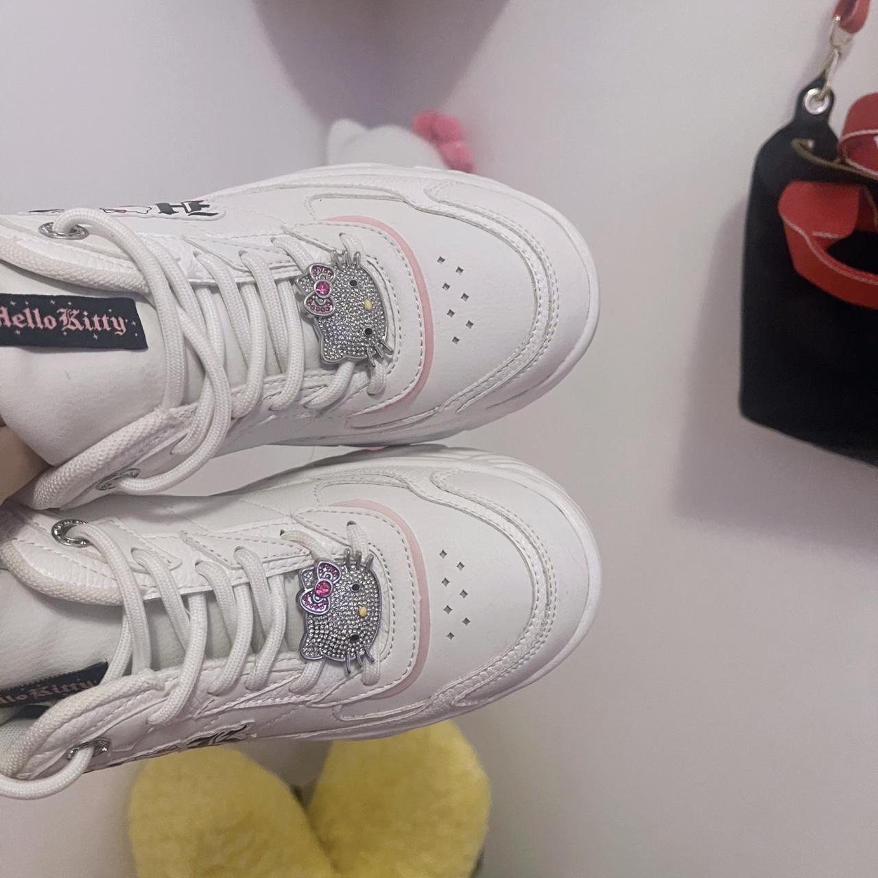 bershka hello kitty platforms